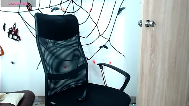 Snapshot of michacosio chatting on 10.22.25 michacosio online show from 10.22.25