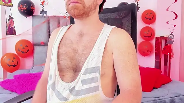 Snapshot of michacosio chatting on 10.28.25 michacosio online show from 10.28.25