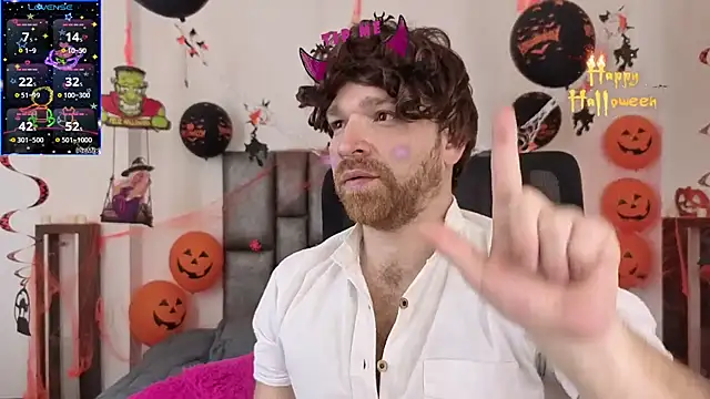 Snapshot of michacosio chatting on 10.29.25 michacosio online show from 10.29.25