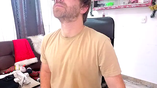 Snapshot of michacosio chatting on 11.19.25 michacosio online show from 11.19.25