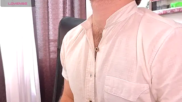 Snapshot of michacosio chatting on 11.22.25 michacosio online show from 11.22.25