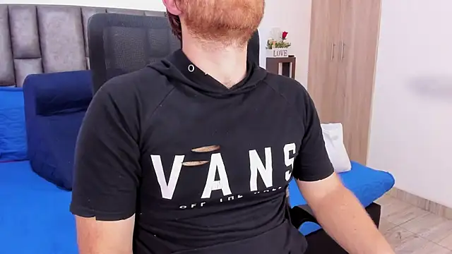 Snapshot of michacosio chatting on 11.26.25 michacosio online show from 11.26.25