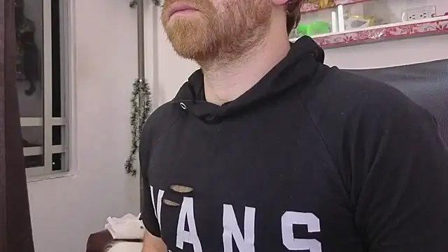 Snapshot of michacosio chatting on 11.27.25 michacosio online show from 11.27.25