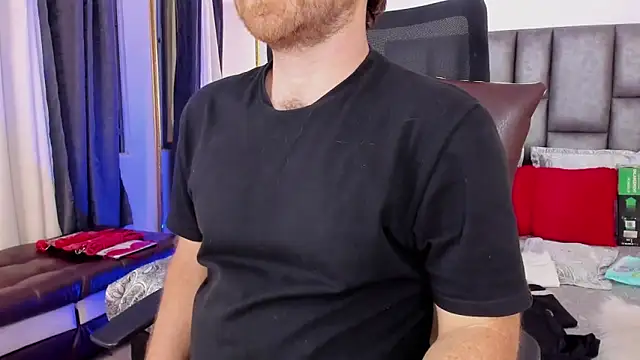 Snapshot of michacosio chatting on 12.01.25 michacosio online show from 12.01.25