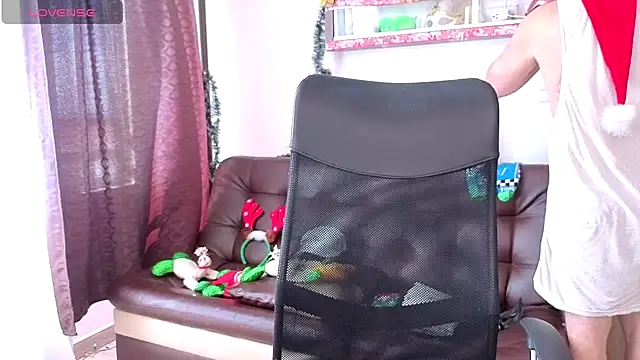 Snapshot of michacosio chatting on 12.01.25 michacosio online show from 12.01.25