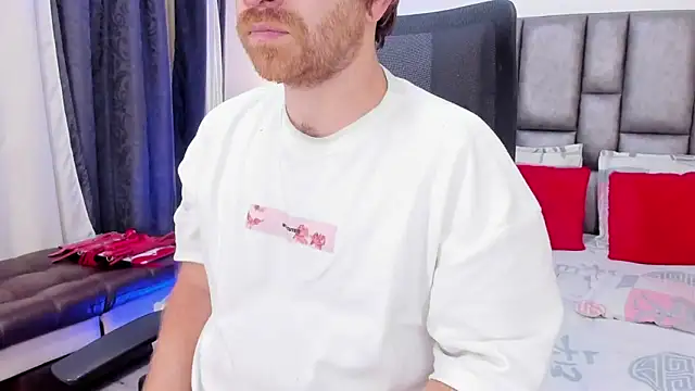 Snapshot of michacosio chatting on 12.02.25 michacosio online show from 12.02.25