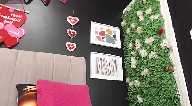 Snapshot of AngelitaWild_ chatting on 02.18.25 AngelitaWild online show from 02.18.25