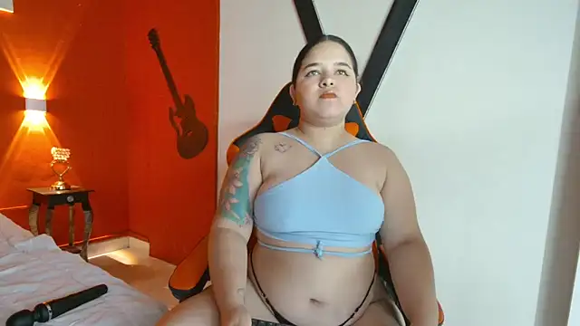 Snapshot of AngelitaWild_ chatting on 11.24.25 AngelitaWild online show from 11.24.25