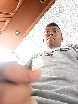 Snapshot of Diego_leon27 chatting on 09.26.25 Diego leon27 online show from 09.26.25