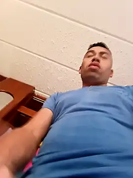 Snapshot of Diego_leon27 chatting on 03.18.26 Diego leon27 online show from 03.18.26