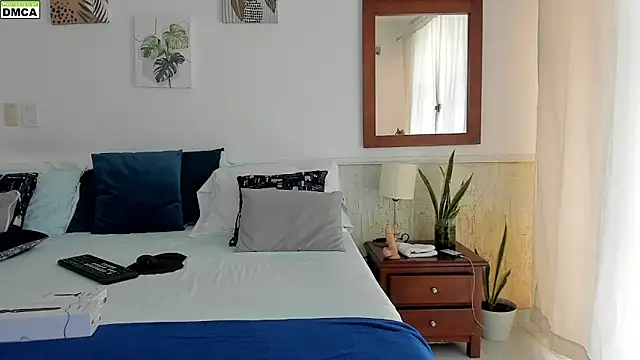 Snapshot of emilyboobs__ chatting on 10.29.25 emilyboobs online show from 10.29.25