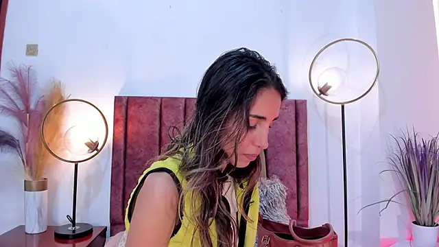 Snapshot of Nina_Cavaali chatting on 01.11.25 Nina Cavaali online show from 01.11.25