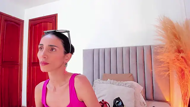 Snapshot of Nina_Cavaali chatting on 01.21.25 Nina Cavaali online show from 01.21.25