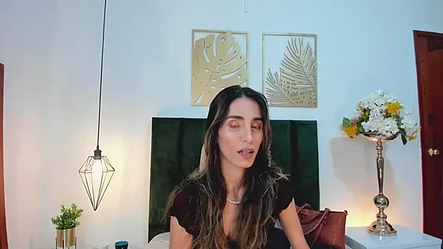 Snapshot of Nina_Cavaali chatting on 01.23.25 Nina Cavaali online show from 01.23.25