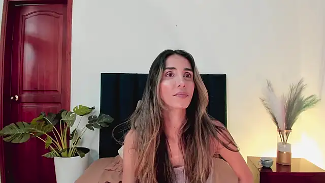 Snapshot of Nina_Cavaali chatting on 01.28.25 Nina Cavaali online show from 01.28.25