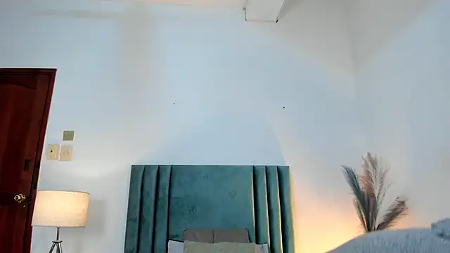 Snapshot of Nina_Cavaali chatting on 02.07.25 Nina Cavaali online show from 02.07.25