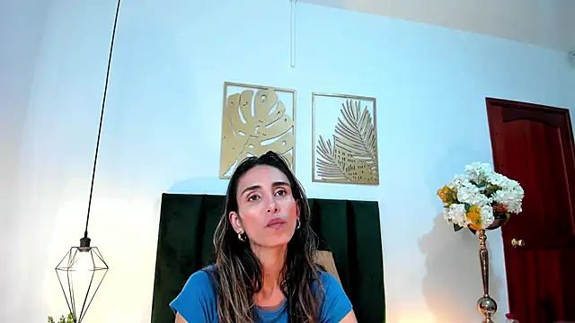 Snapshot of Nina_Cavaali chatting on 02.08.25 Nina Cavaali online show from 02.08.25