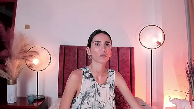 Snapshot of Nina_Cavaali chatting on 02.13.25 Nina Cavaali online show from 02.13.25