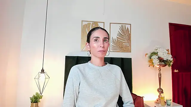 Snapshot of Nina_Cavaali chatting on 03.03.25 Nina Cavaali online show from 03.03.25