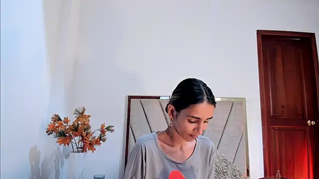 Snapshot of Nina_Cavaali chatting on 03.04.25 Nina Cavaali online show from 03.04.25