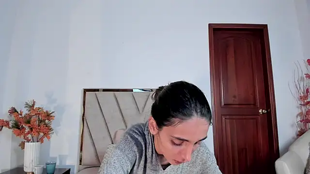 Snapshot of Nina_Cavaali chatting on 03.09.25 Nina Cavaali online show from 03.09.25