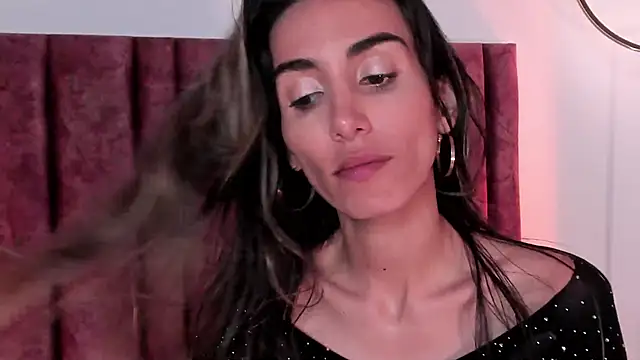 Snapshot of Nina_Cavaali chatting on 03.10.25 Nina Cavaali online show from 03.10.25