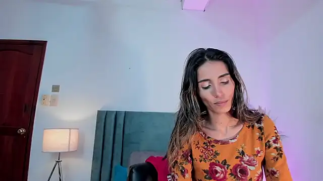 Snapshot of Nina_Cavaali chatting on 03.17.25 Nina Cavaali online show from 03.17.25