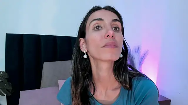 Snapshot of Nina_Cavaali chatting on 03.20.25 Nina Cavaali online show from 03.20.25