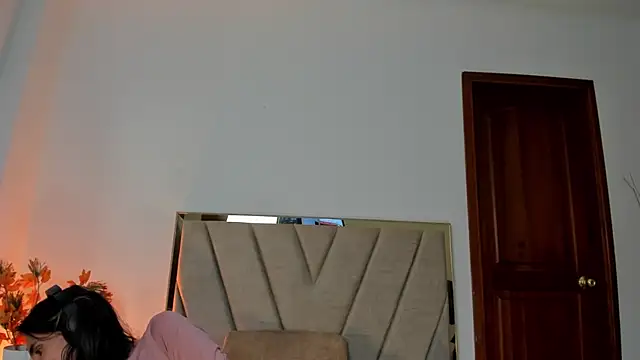 Snapshot of Nina_Cavaali chatting on 09.11.25 Nina Cavaali online show from 09.11.25