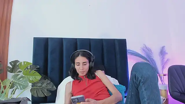 Snapshot of Nina_Cavaali chatting on 09.12.25 Nina Cavaali online show from 09.12.25