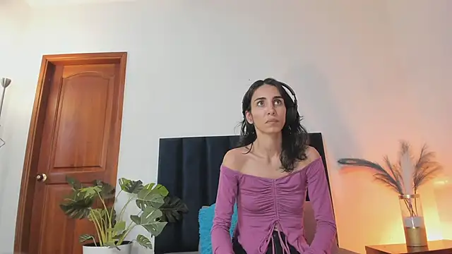 Snapshot of Nina_Cavaali chatting on 09.16.25 Nina Cavaali online show from 09.16.25