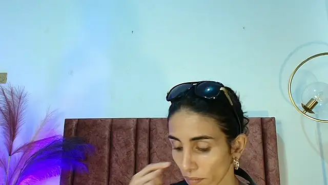 Snapshot of Nina_Cavaali chatting on 09.20.25 Nina Cavaali online show from 09.20.25