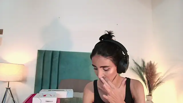 Snapshot of Nina_Cavaali chatting on 09.23.25 Nina Cavaali online show from 09.23.25