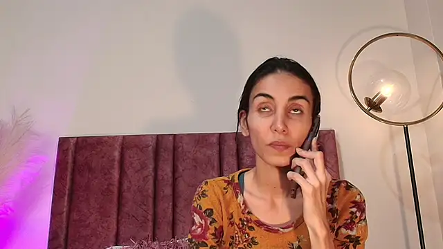 Snapshot of Nina_Cavaali chatting on 10.27.25 Nina Cavaali online show from 10.27.25