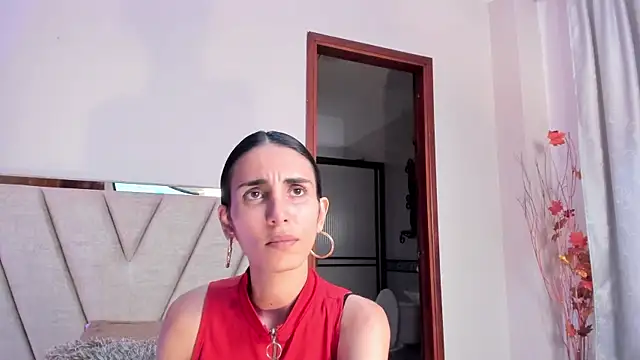 Snapshot of Nina_Cavaali chatting on 11.10.25 Nina Cavaali online show from 11.10.25