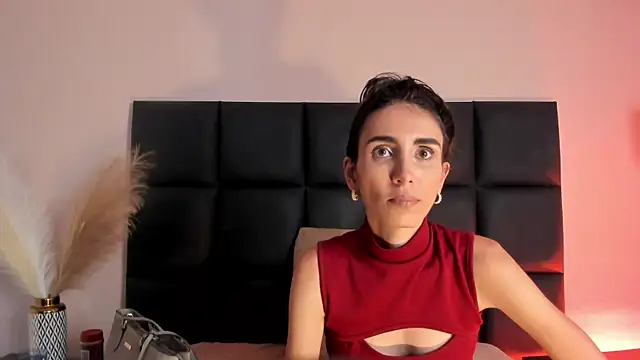 Snapshot of Nina_Cavaali chatting on 12.02.25 Nina Cavaali online show from 12.02.25