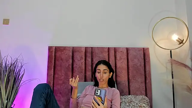 Snapshot of Nina_Cavaali chatting on 12.14.25 Nina Cavaali online show from 12.14.25