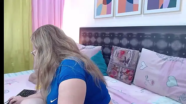 sandra 20 online show from 04.28.26