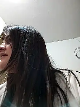 Snapshot of Mia_Hampton chatting on 11.29.25 Mia Hampton online show from 11.29.25