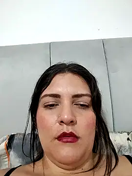 Snapshot of Mia_Hampton chatting on 12.20.25 Mia Hampton online show from 12.20.25