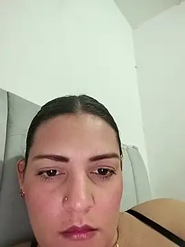 Mia Hampton online show from 05.15.26