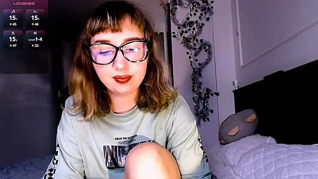 Cosmo Riri online show from 01.16.25