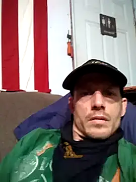 Snapshot of KBONE36 chatting on 12.19.24 KBONE36 online show from 12.19.24