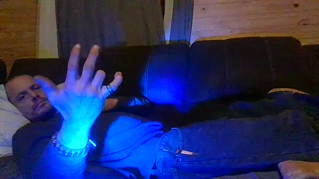 Snapshot of KBONE36 chatting on 02.04.25 KBONE36 online show from 02.04.25