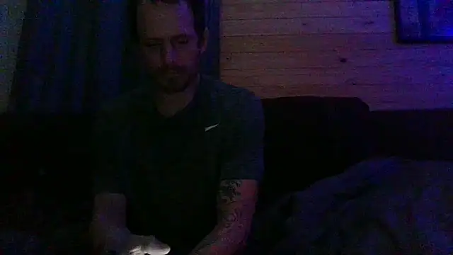 Snapshot of KBONE36 chatting on 02.21.25 KBONE36 online show from 02.21.25