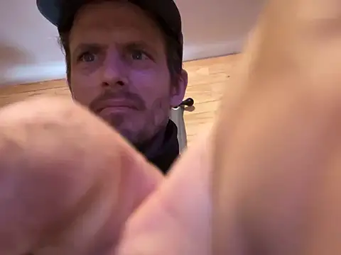 Snapshot of KBONE36 chatting on 03.12.25 KBONE36 online show from 03.12.25