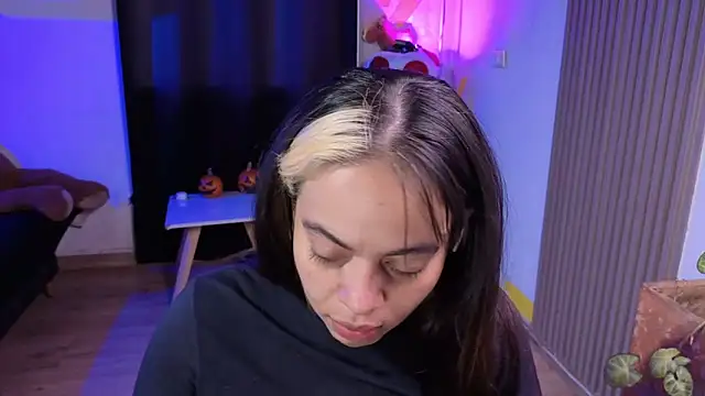 Cuttiealice online show from 11.30.25