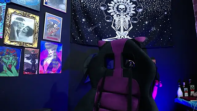 Yourmadame P online show from 01.07.25