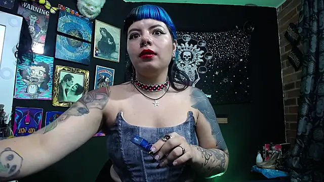 Yourmadame P online show from 02.05.25