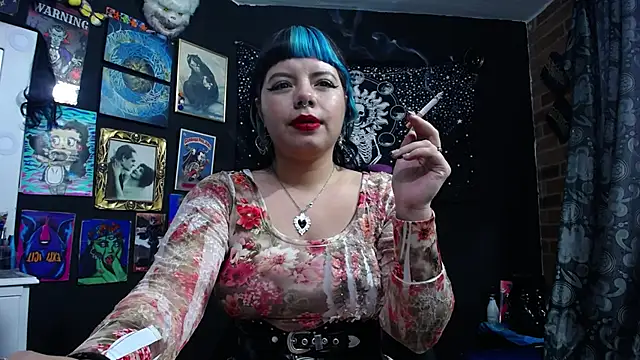 Yourmadame P online show from 02.12.25